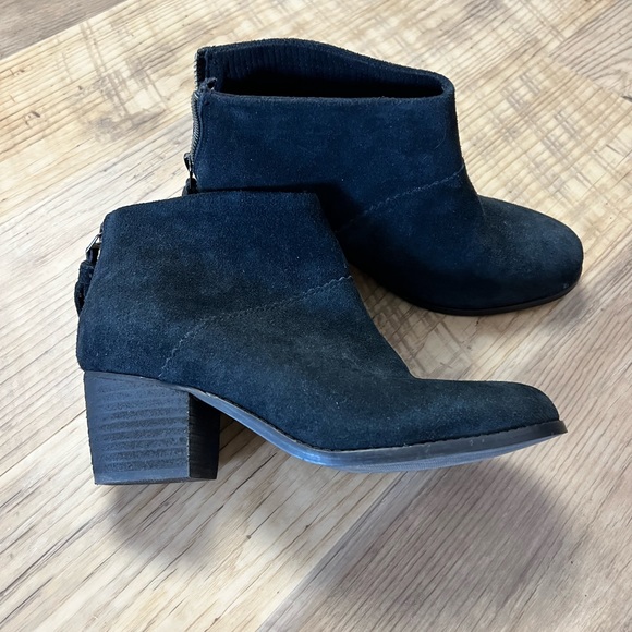 Toms Shoes - Womens TOMs Black Suede Booties - Size 6.5 EUC